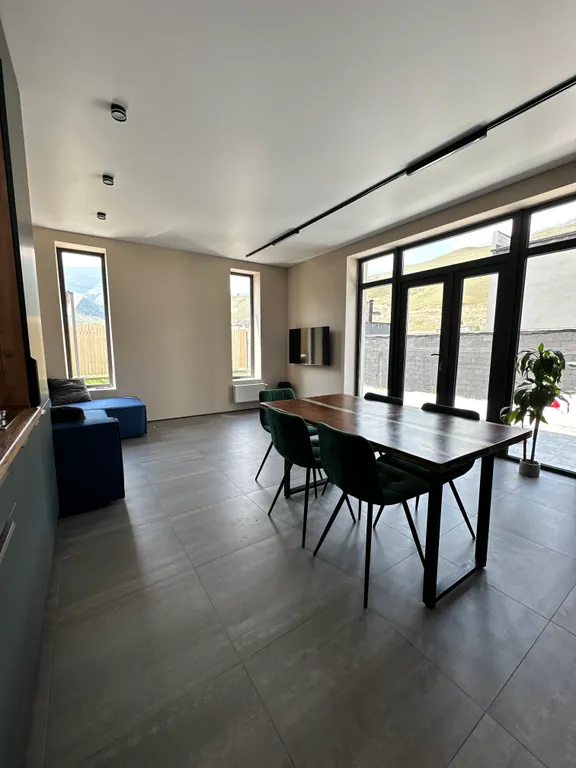 Уютный дом с видом на горы в Верхнем Фиагдоне