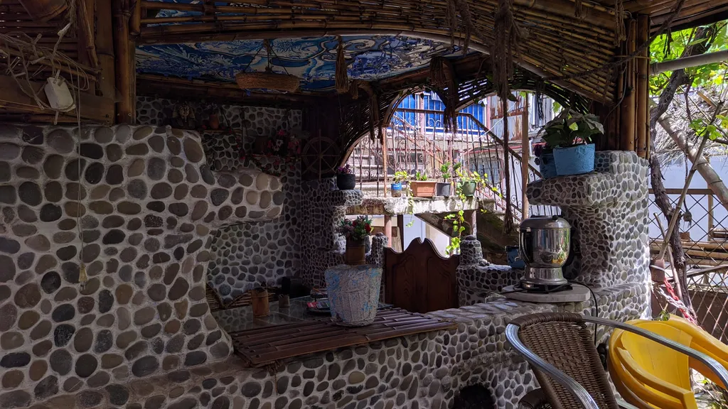 Второй этаж частного дома с балконом