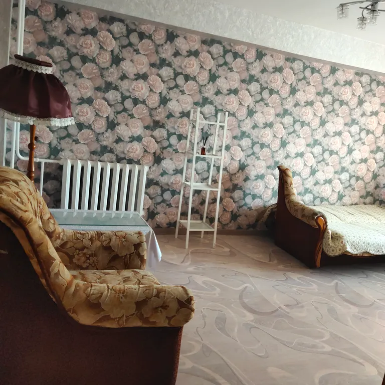 Чистая, ухоженная двухкомнатная квартира в центре города