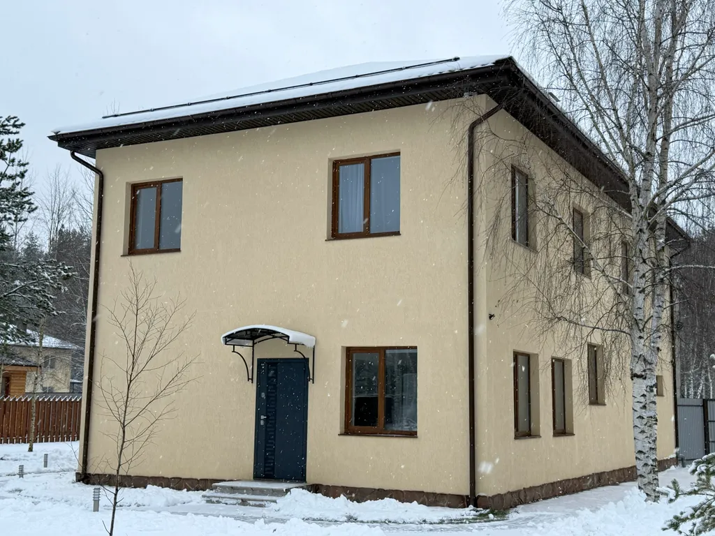 Дом с бассейном и 6 спальнями