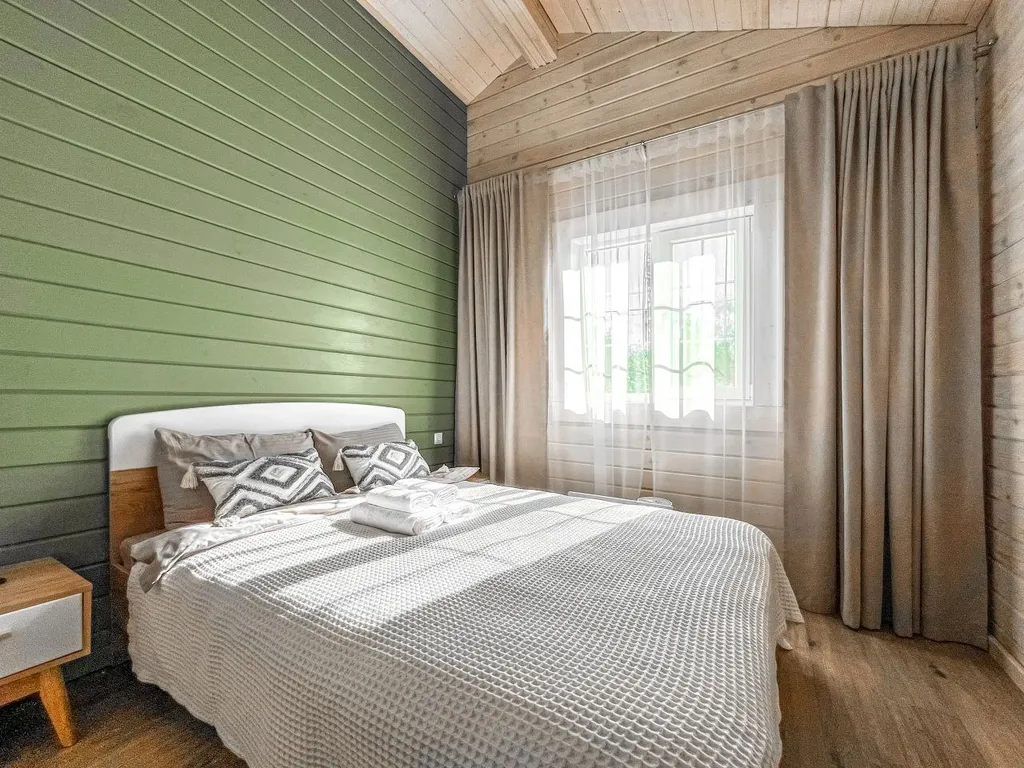 Дома из клееного бруса в хвойном лесу у Камского Моря и Семрука