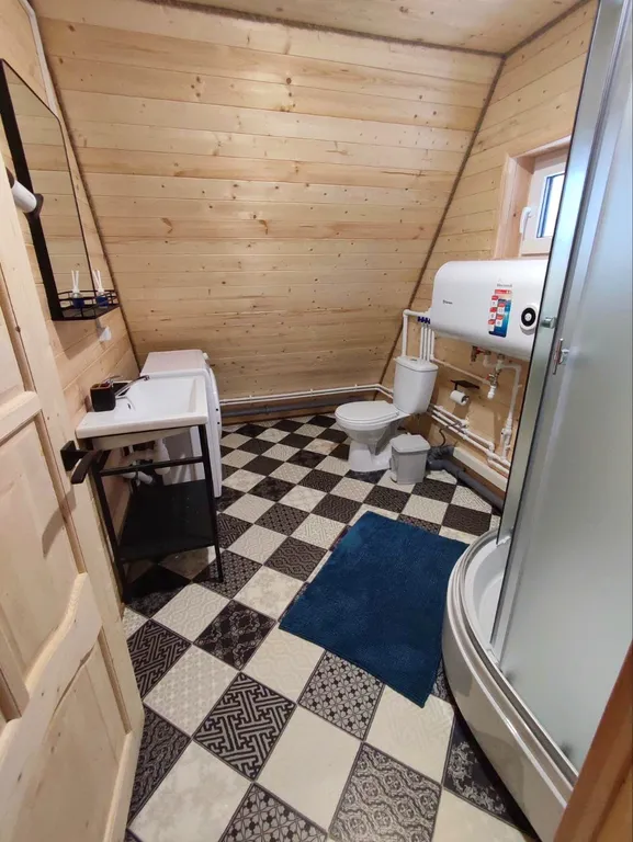 Дом на берегу реки №1