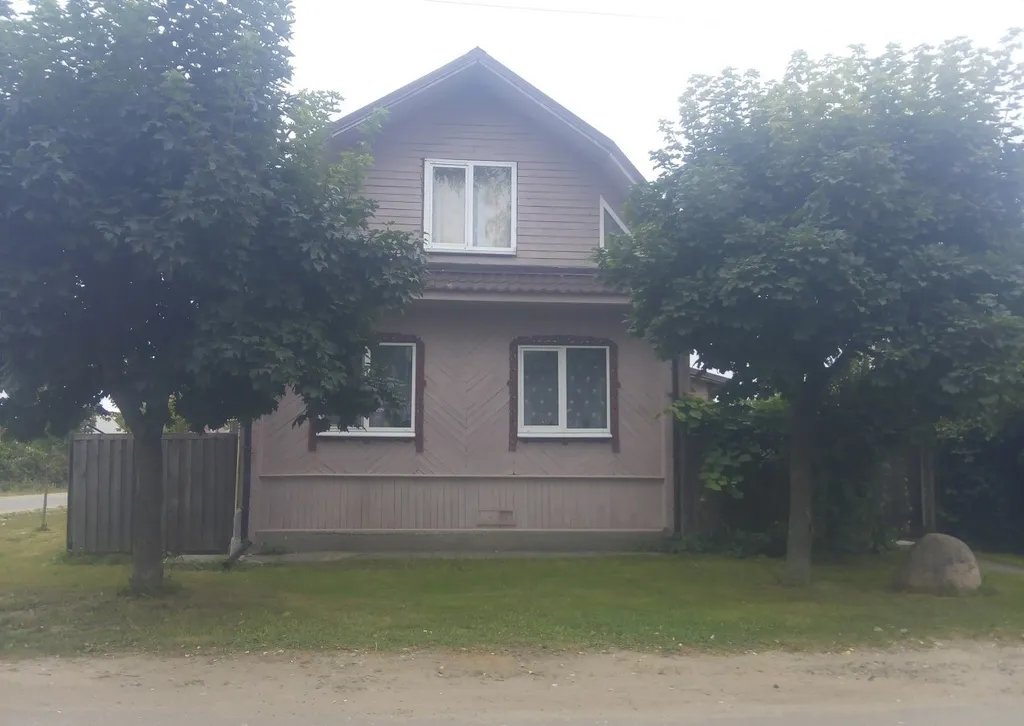 Уютный дом в черте города Осташков на берегу озера Селигер