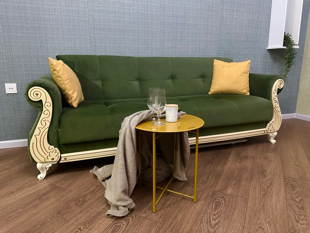 Yellow bouleward аpartment