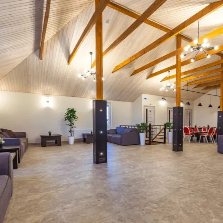 8-комнатный Дом