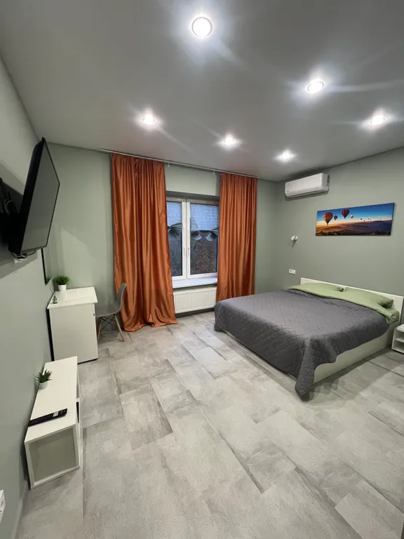 Уютная квартира с видом на лес в 200 метрах от центрального пляжа