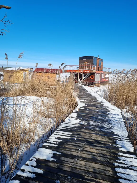 Дом-корабль с баней на Минском море