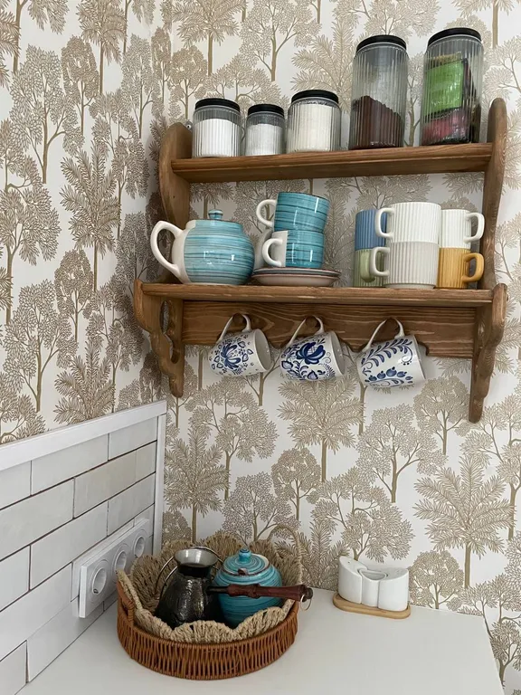 Дом с бассейном у леса