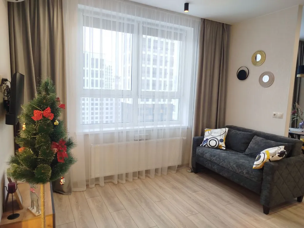 Просторная студия с видом на лес