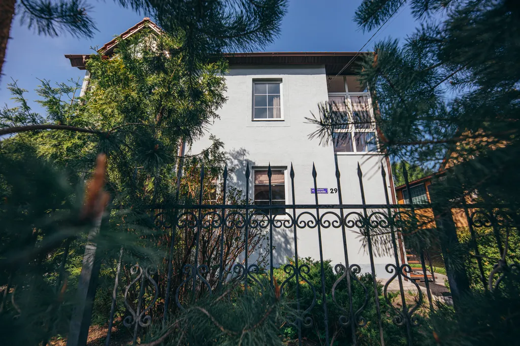 Комфортный дом в центре города, рядом с Верхним озером