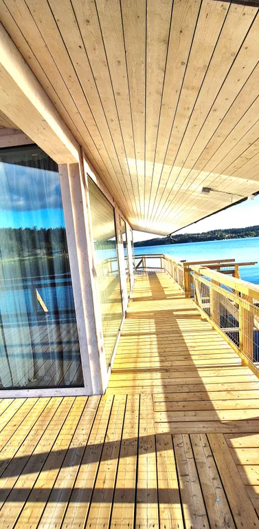 Раухала Стеклянный Коттедж на воде