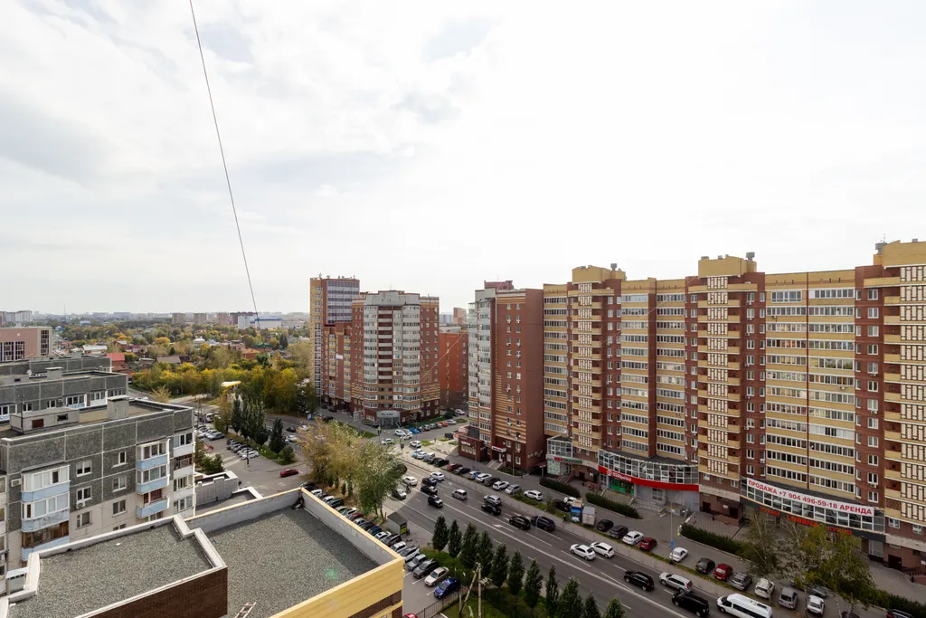 Двухуровневая студия с панорамным видом на город