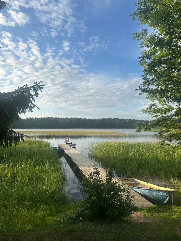 Классный домик прямо на берегу озера Селигер
