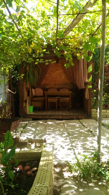 Квартира со своим двориком, мангалом и беседкой — аренда посуточно в Кореиз