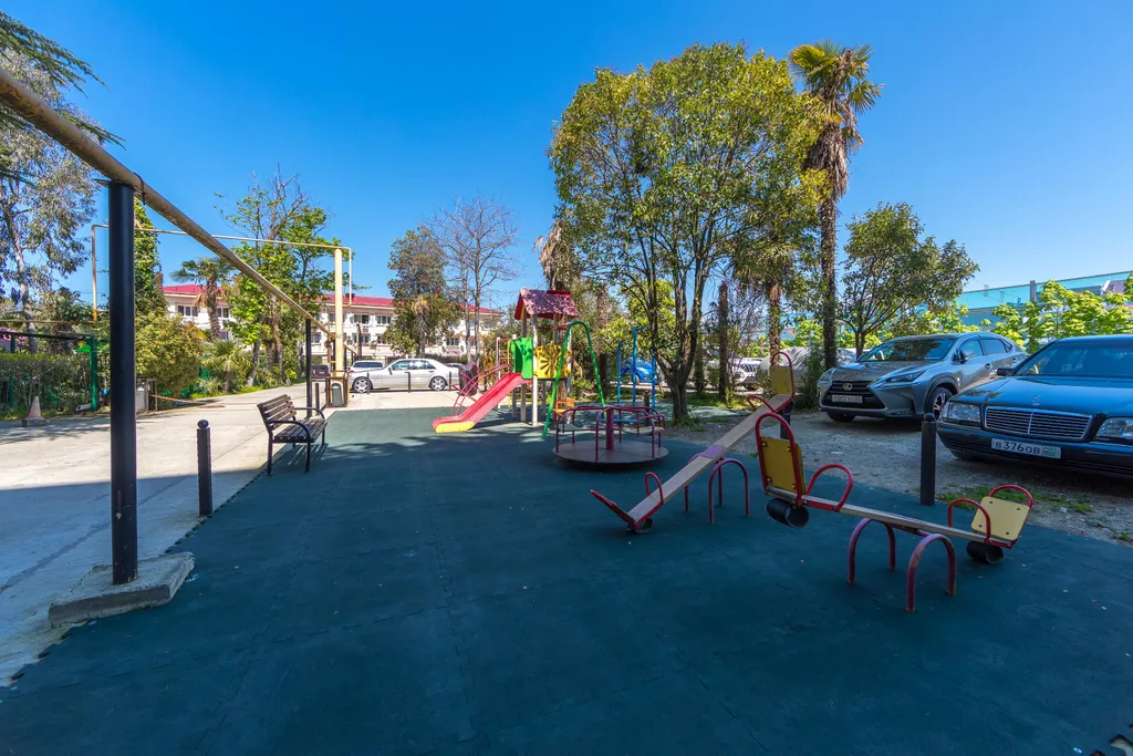 Двухуровневая стильная квартира у моря