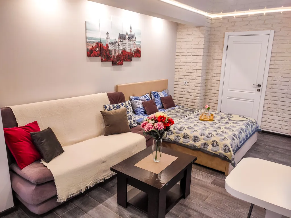 Студия с дизайнерским ремонтом Замок, собственное крыльцо