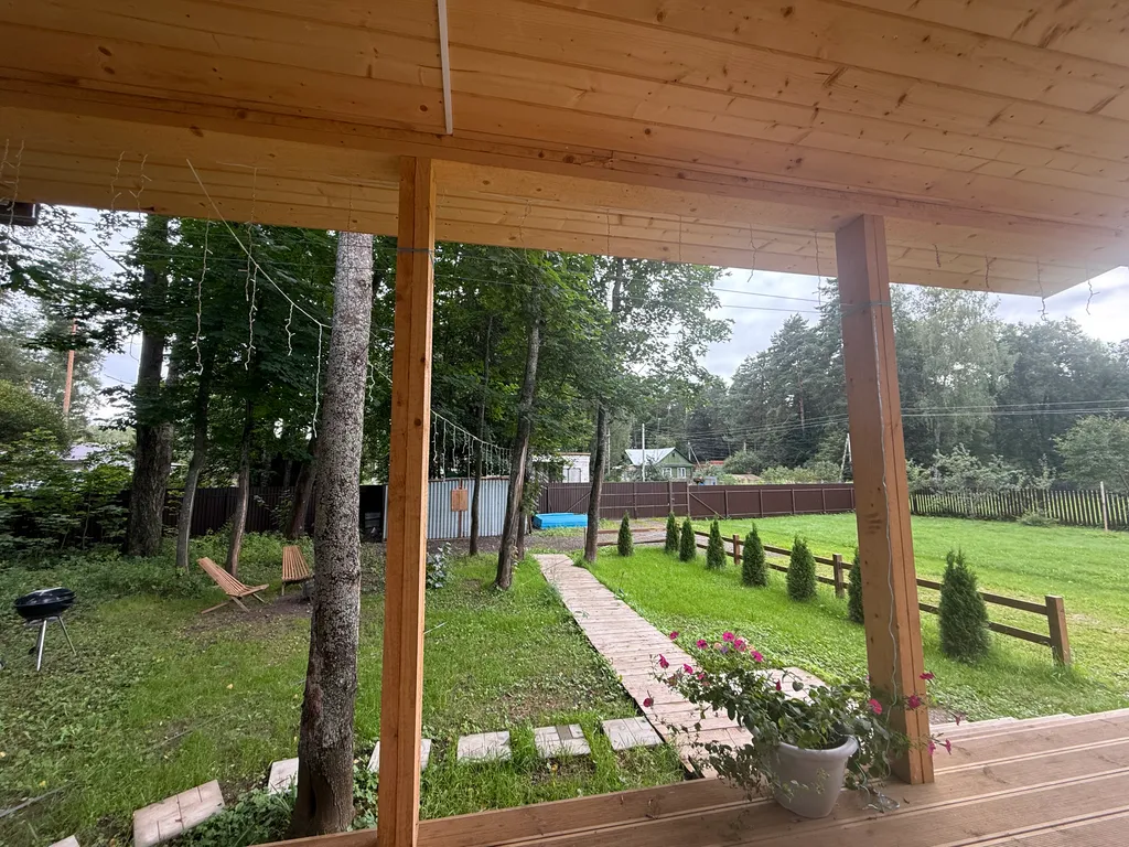 Дом в сосновом лесу