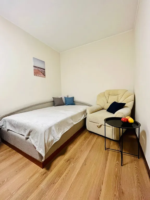 Квартира Уютная евро 3-комнатная квартира в 1 минуте от метро Академическая — Москва