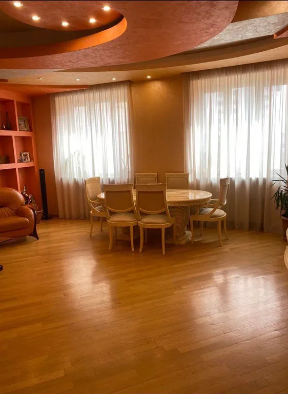 Трехкомнатная шикарная квартира в центре