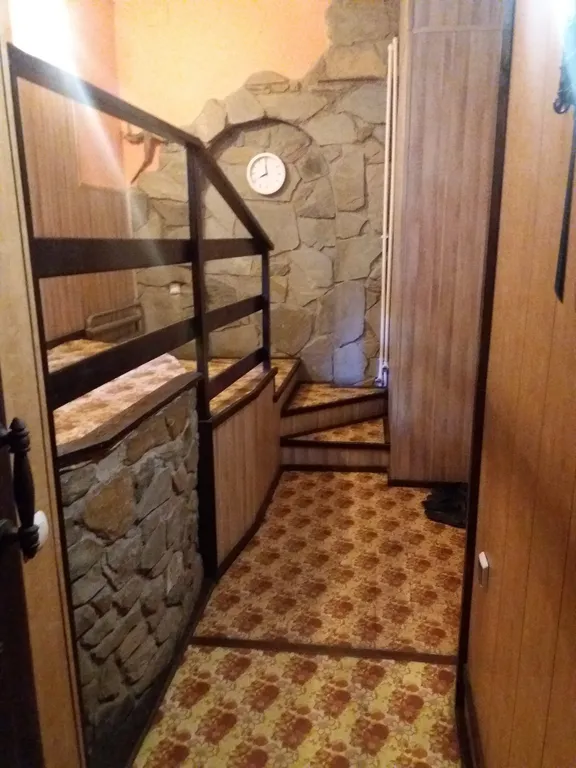 Уютный двухкомнатный апартамент на 2 этаже