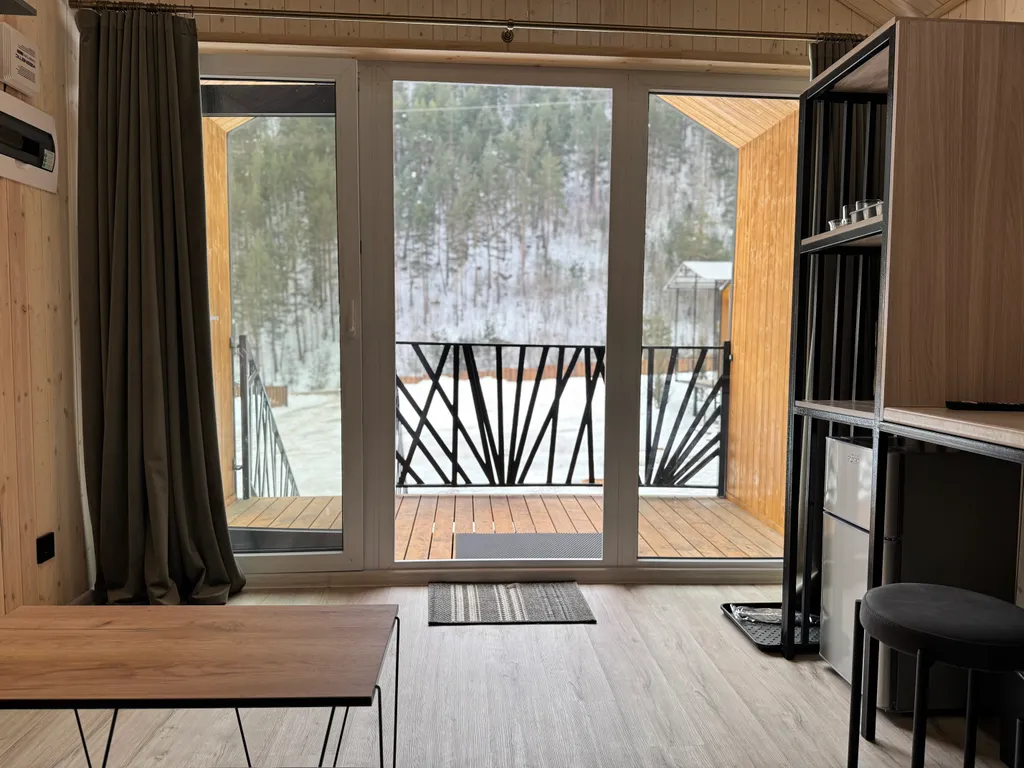 Дом с видом на Кавказский хребет