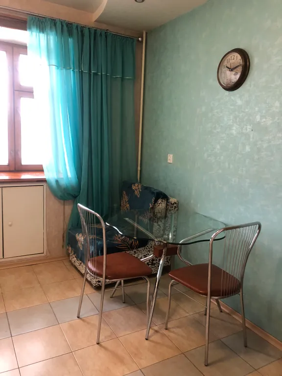 Уютная двушка в хорошем доме возле ЦУМа, рядом с Новогодней Елкой