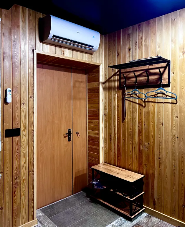 Дом с баней, садом, кинотеатром и парковкой на закрытой территории