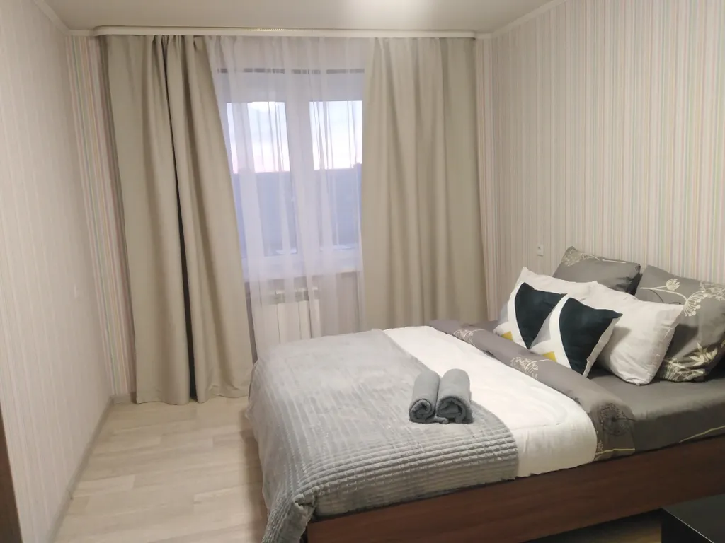 Комфортабельная уютная двухкомнатная квартира — аренда посуточно в Тольятти