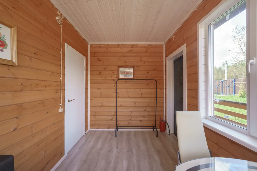 Новый коттедж для отдыха у реки с бассейном и баней