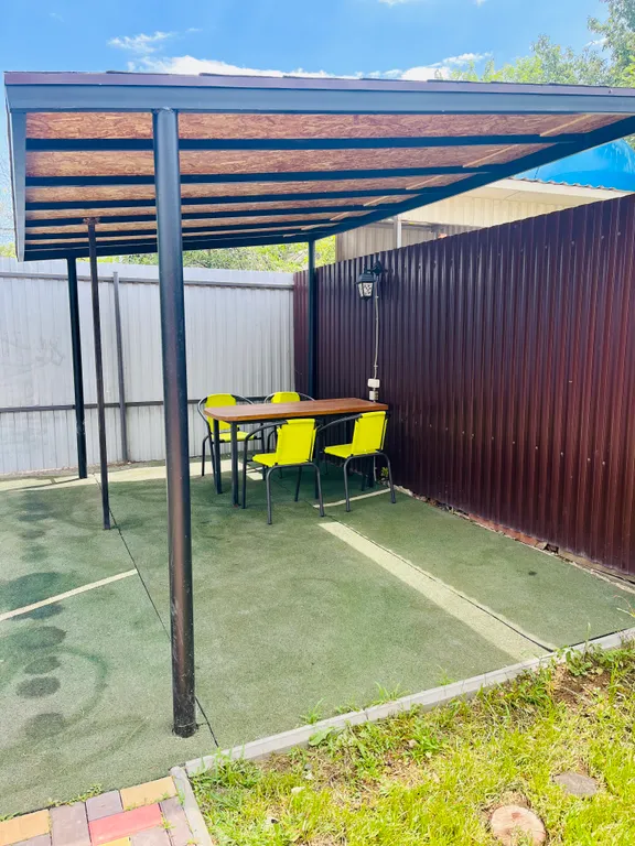 Коттедж Двухкомнатный дом с зоной отдыха и гамаком в 15 минутах от моря — Севастополь