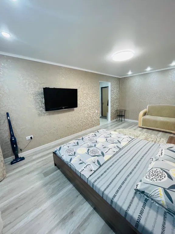 Уютная однокомнатная квартира в центре города — аренда посуточно в Новотроицк