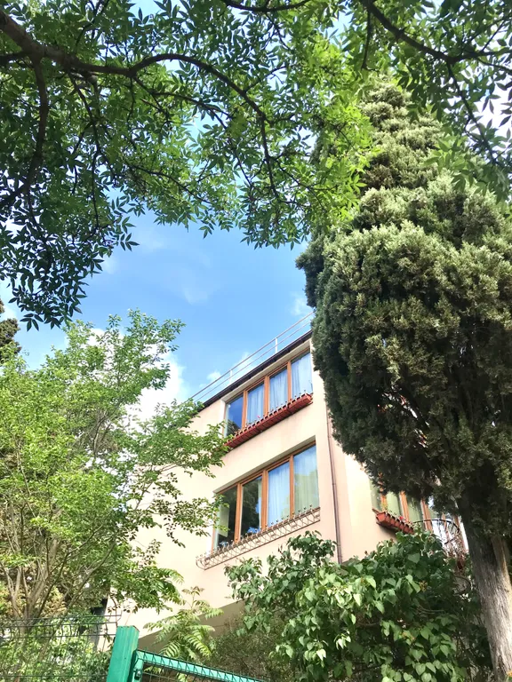 Студия с видом на море