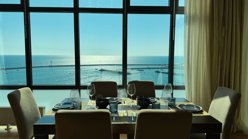 Апартамент 3-х спальный с балконами и панорамой моря