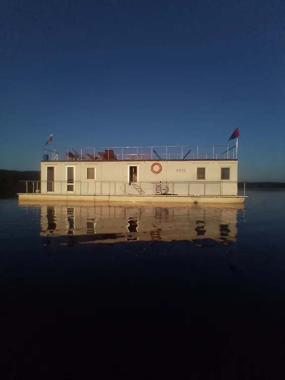 Коттедж Хаусбот на Мунозере - одном из самых красивых и чистых озёр в Карелии — аренда посуточно в Марциальные Воды