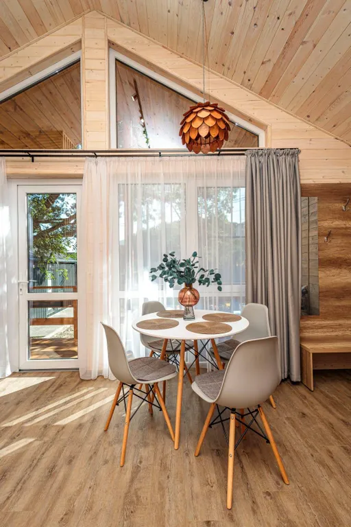 Барнхаус с террасой, бассейном и мангалом на территории