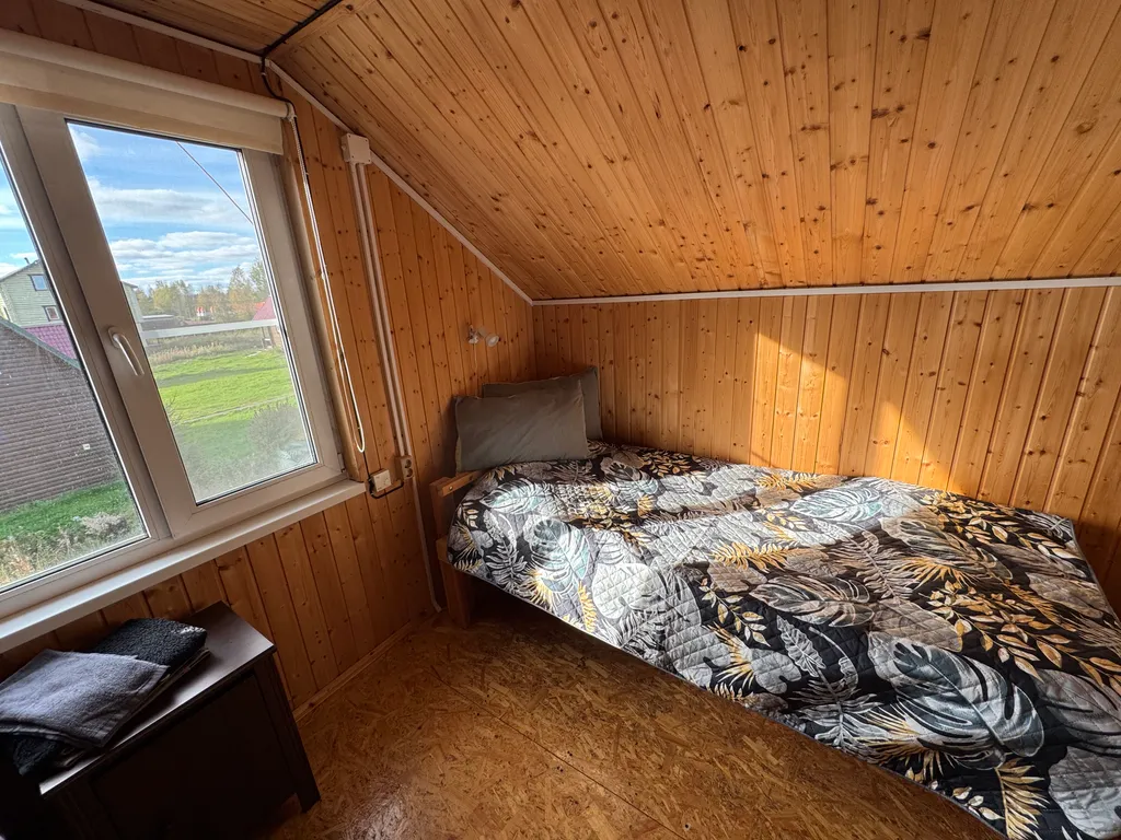 Домик прямо на берегу реки в Карелии