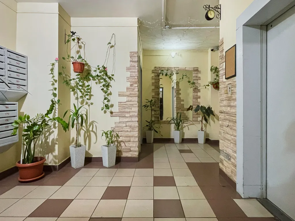 Шикарная 2-комнатная квартира с раздельными комнатами и балконом