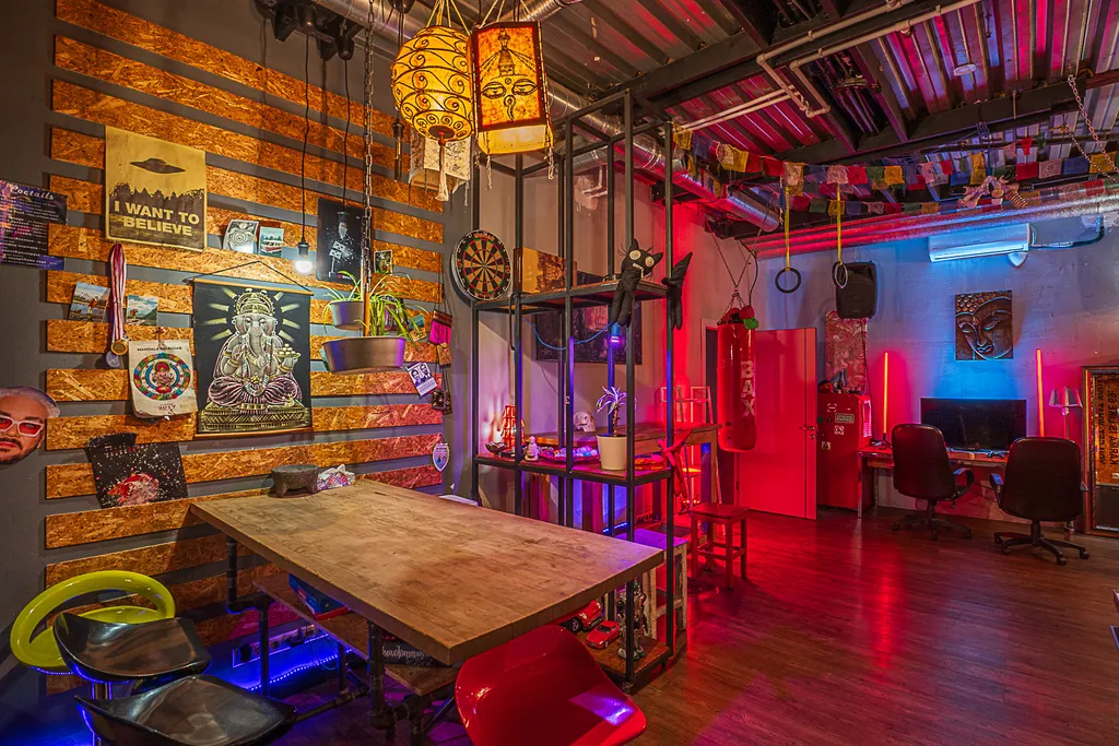 Стильный лофт - апартаменты, можно шуметь 24/7, супер звук