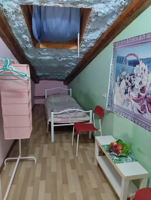 Квартира Одноместный номер Деревенские мотивы на мансарде Райские облака — аренда посуточно в Санкт-Петербург