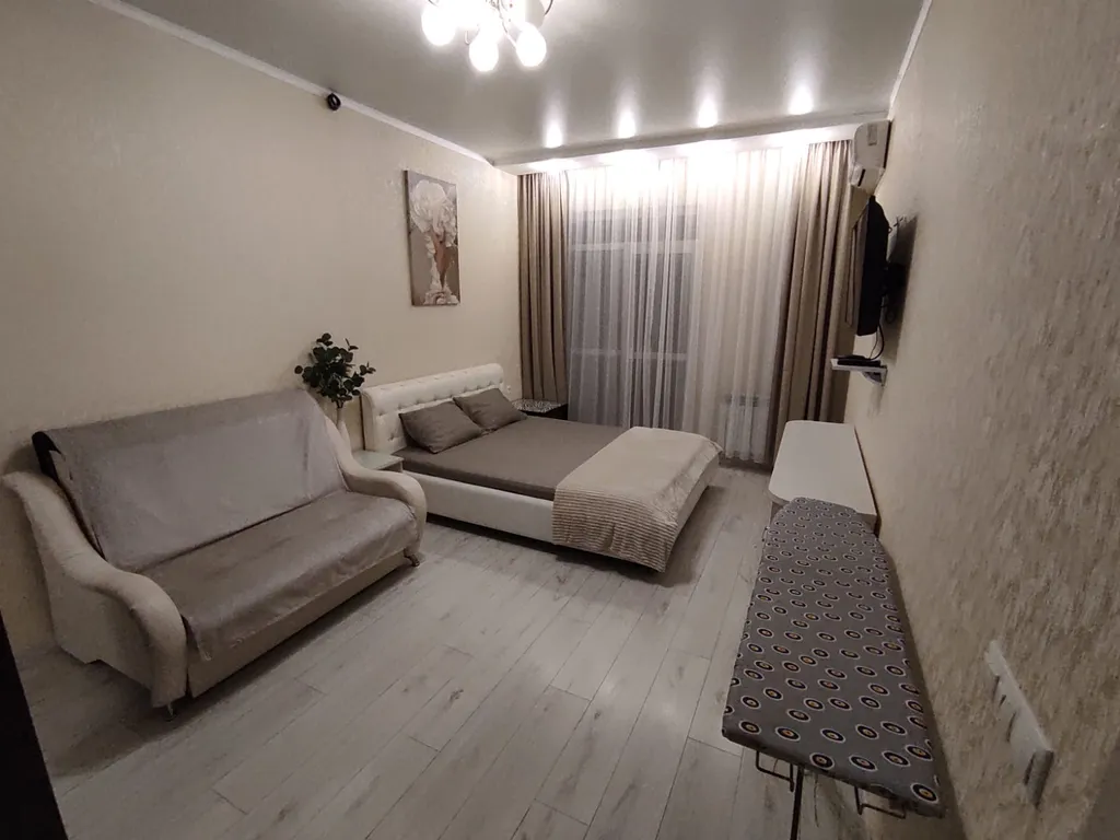 Современная 2-я большая квартира прямо на набережной с пляжем у дома