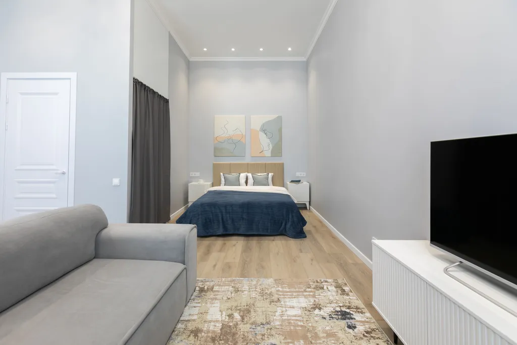 Вид на Неву, новый ремонт