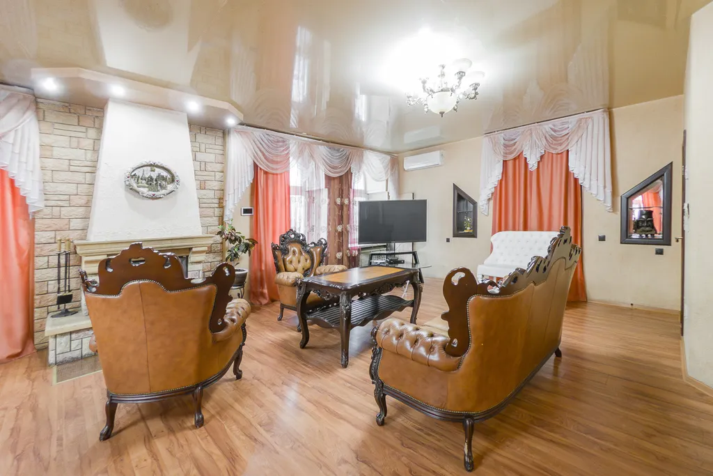 Дом со включённой стоимостью бассейна, сауны, бильярда, мангала