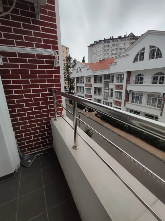 Новая студия в новом доме недалеко от моря