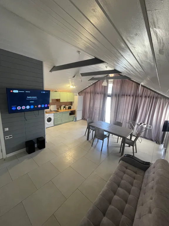 Домик возле моря