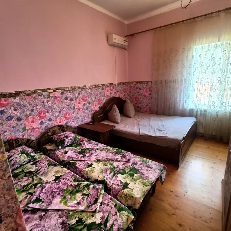 Квартира Четырехместный номер стандарт класса со всеми удобствами — аренда посуточно в Архипо-Осиповка