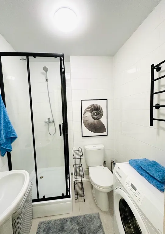 Светлая студия с видом на закат