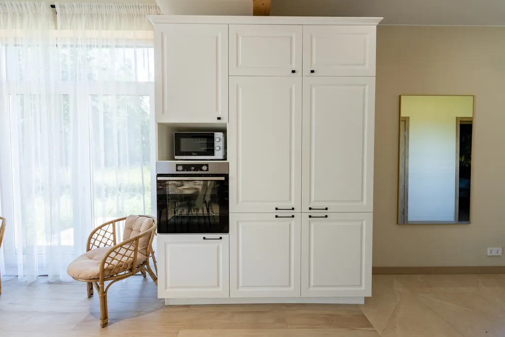 Уютный дом возле леса