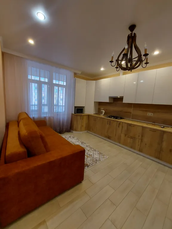 Двухкомнатная квартира на фонтане