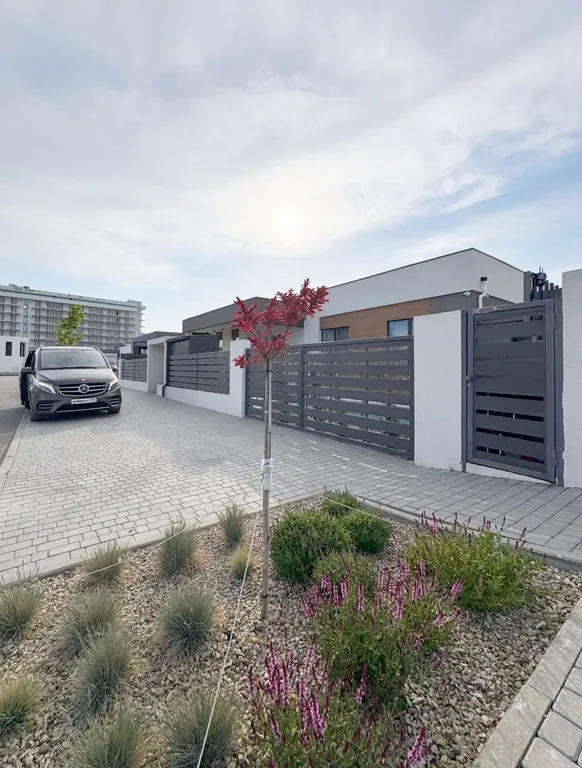 Дом с бассейном и террасой в 12 минутах от моря - House of hedonist