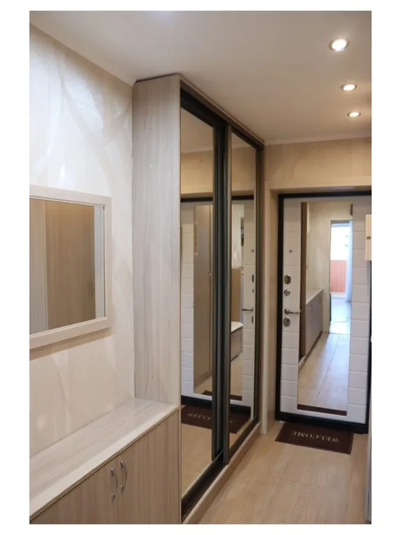 С панорамным видом на море, город, горы